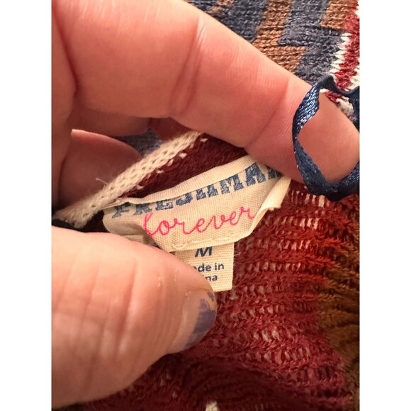 2 amazing pieces Freshman Forever shawl and unbranded geometic green cardigan Me - Picture 4 of 8